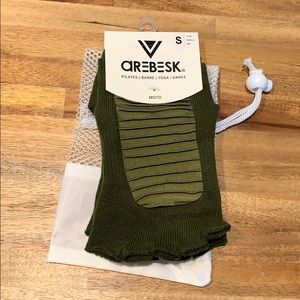 Arebesk designer grip socks NWT